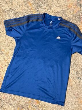 Adidas Climalite Royal Blue Short Sleeve Training Tee with Gray Stripes M